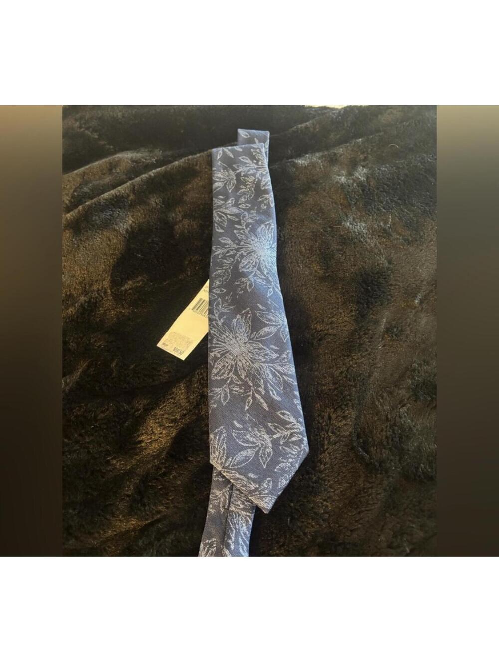( Michael Kors) Navy Floral Tie